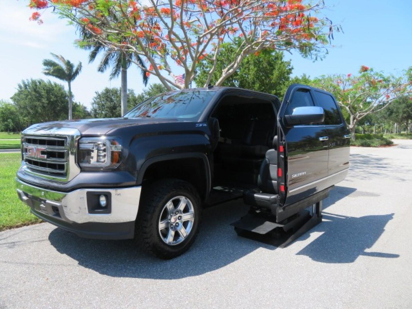 2014 /Black GMC Sierra 1500 SLT Crew Cab 2WD (3GTP1VEC2EG) with an 5.3L V8 OHV 16V engine, 6-Speed Automatic transmission, located at 4301 Oak Circle #19, Boca Raton, FL, 33431, (954) 561-2499, 26.388861, -80.084038 - Photo#63